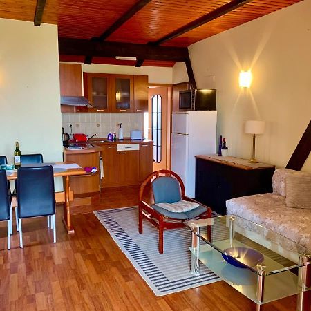 Apartments Jurkovic ロヴラン エクステリア 写真