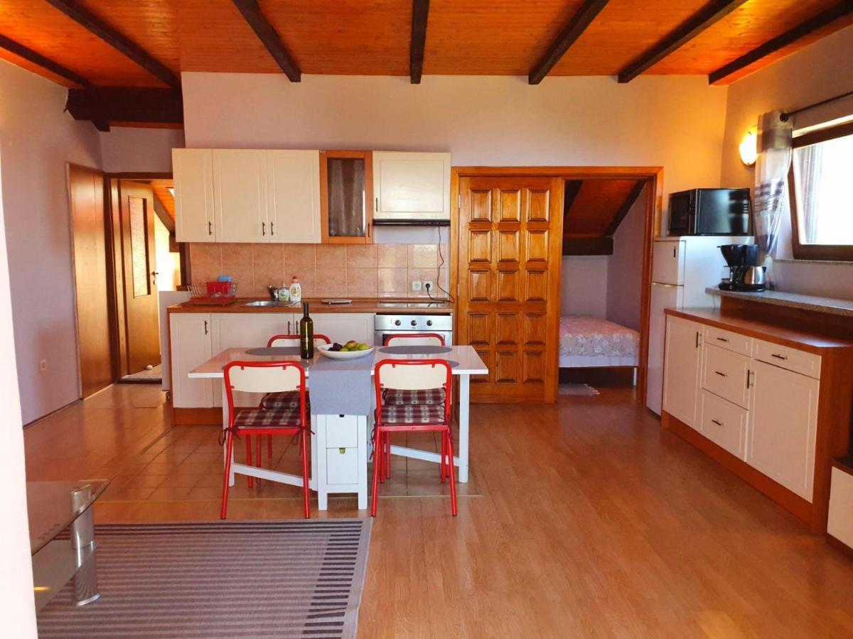 Apartments Jurkovic ロヴラン エクステリア 写真