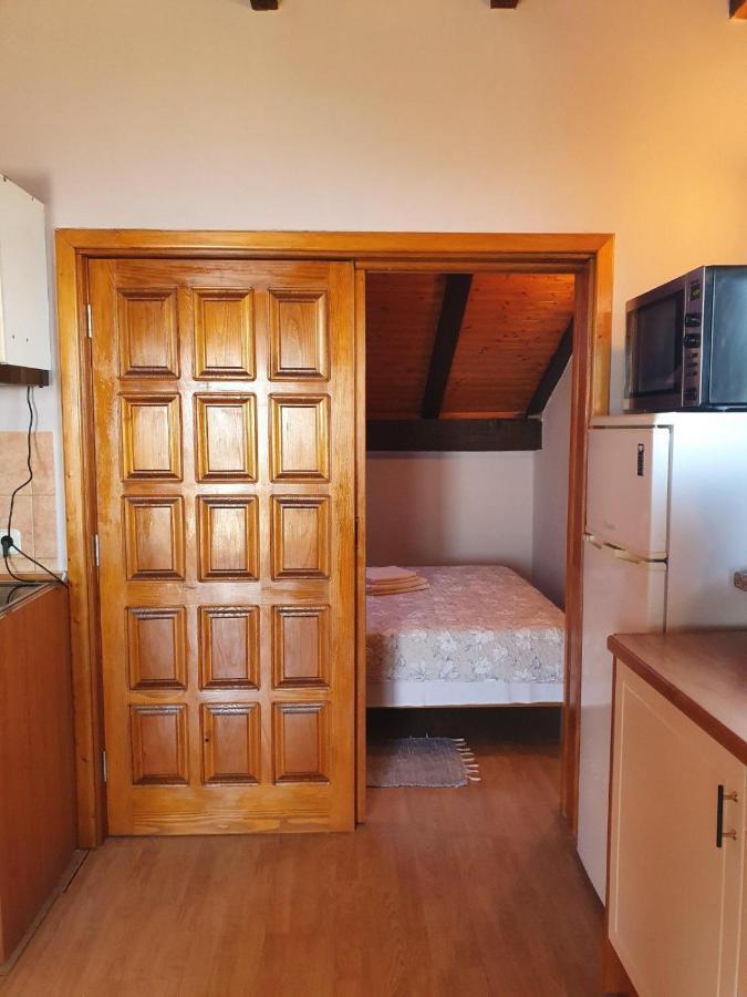Apartments Jurkovic ロヴラン エクステリア 写真