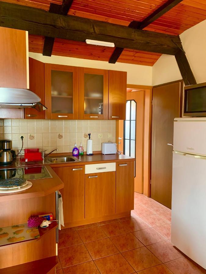 Apartments Jurkovic ロヴラン エクステリア 写真